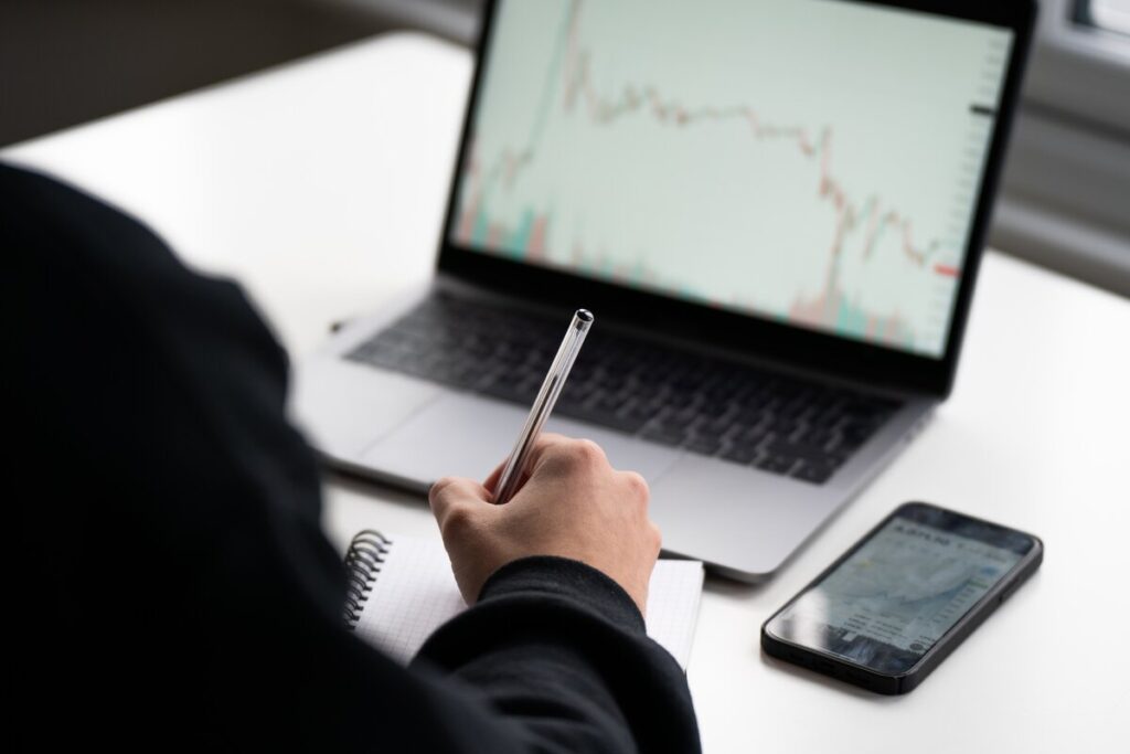 Understanding the Abu Dhabi Economic Landscape: Insights for Investors